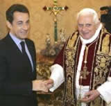 Sarkozy à la botte du pape ?
